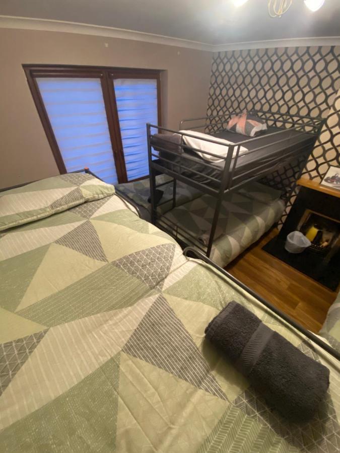 Dublin Airport Big Rooms With Bathroom Outside Room - Kitchen Only 7 Days Reservation מראה חיצוני תמונה