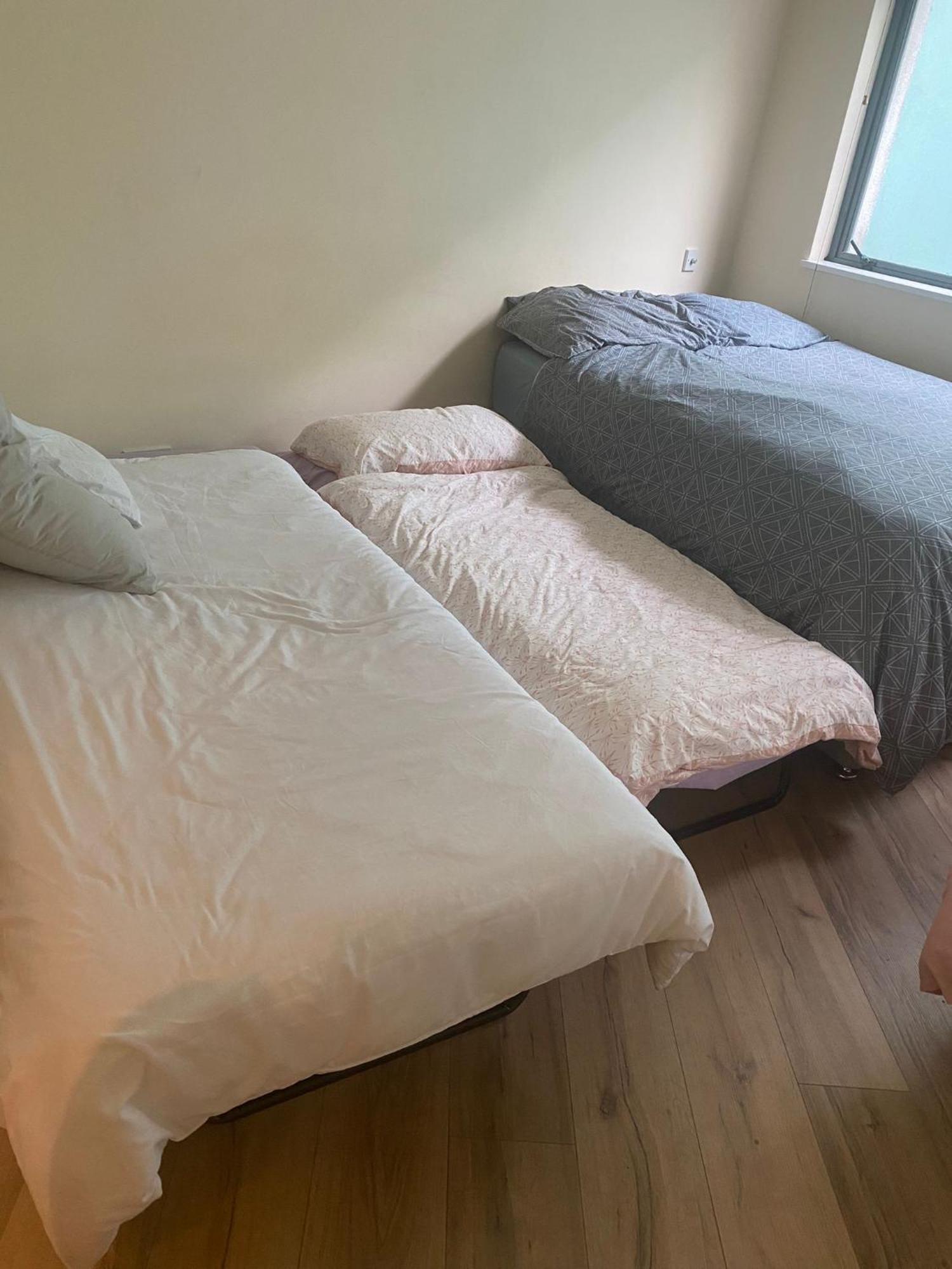 Dublin Airport Big Rooms With Bathroom Outside Room - Kitchen Only 7 Days Reservation מראה חיצוני תמונה