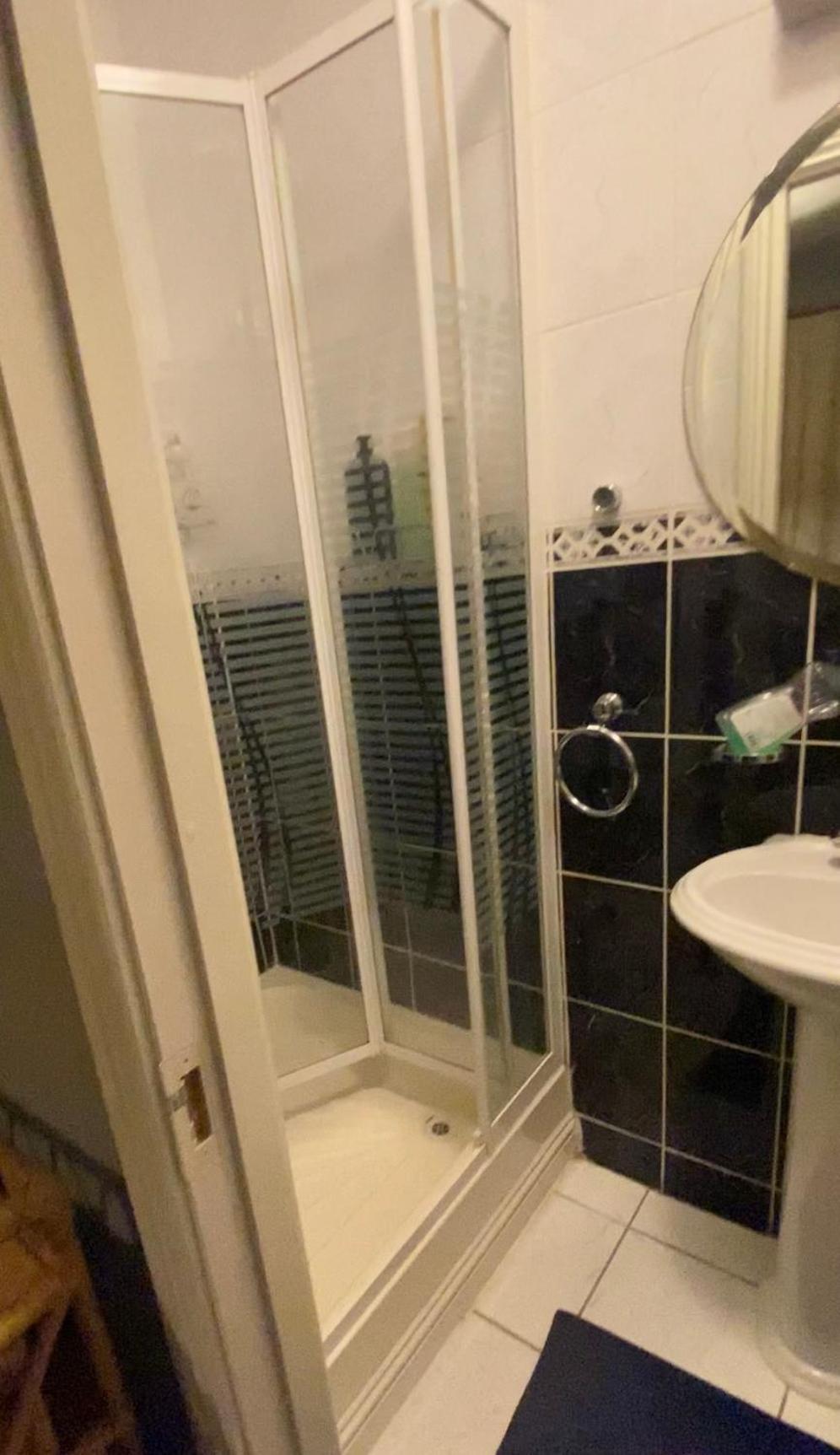 Dublin Airport Big Rooms With Bathroom Outside Room - Kitchen Only 7 Days Reservation מראה חיצוני תמונה