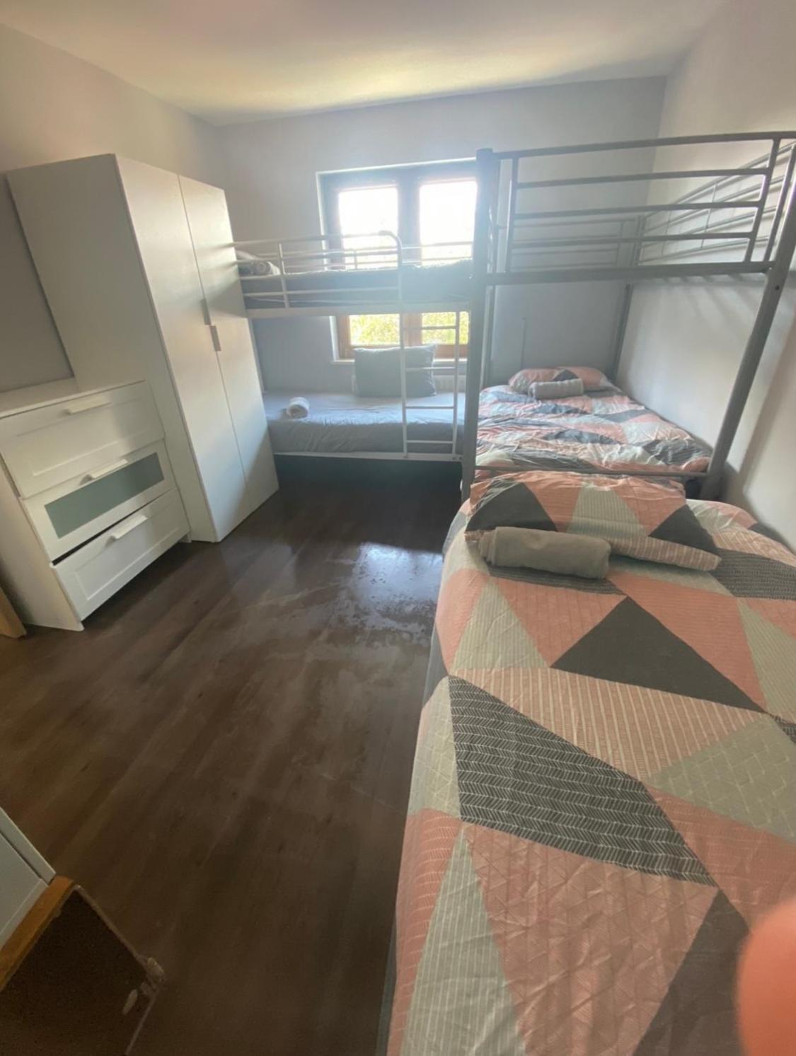 Dublin Airport Big Rooms With Bathroom Outside Room - Kitchen Only 7 Days Reservation מראה חיצוני תמונה